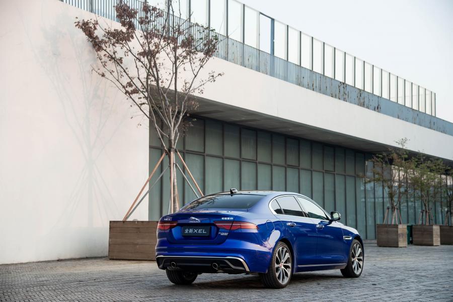  Jaguar XE L P200 S 2019 года  (CN) (фото 17 из 32)